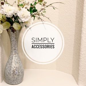 Women’s accessories